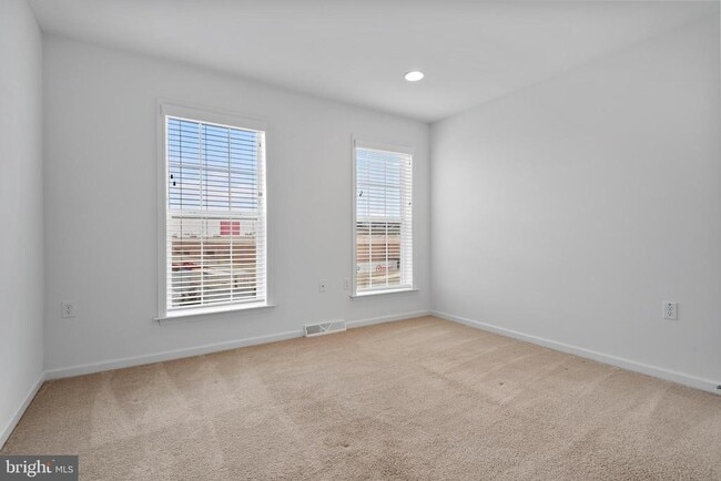 Building Photo - 420 Mayer Pl