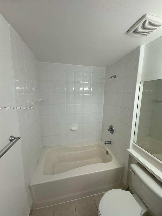 Building Photo - 8000 N Nob Hill Rd