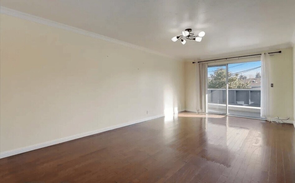 Building Photo - 38228 Paseo Padre Pkwy