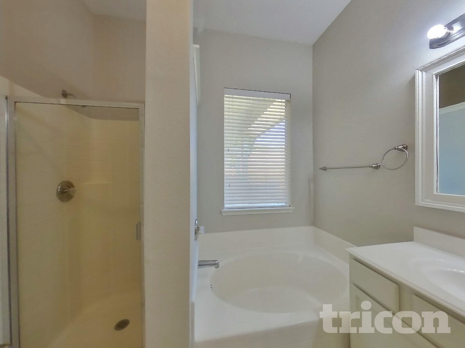 Building Photo - 369 Magnolia Dr