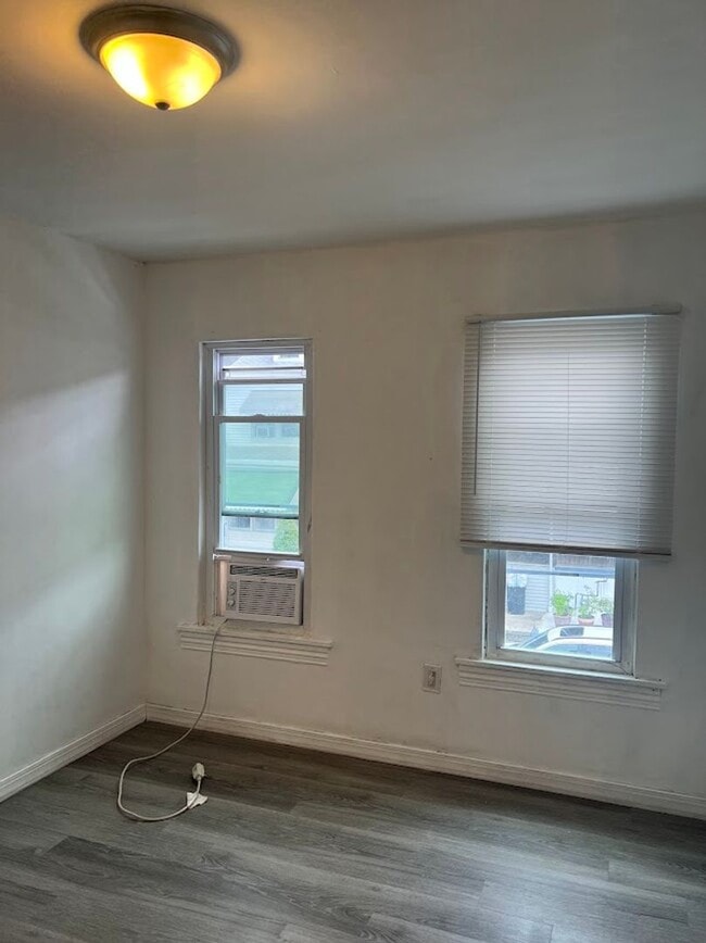 Building Photo - Newly updated 3 bedroom home