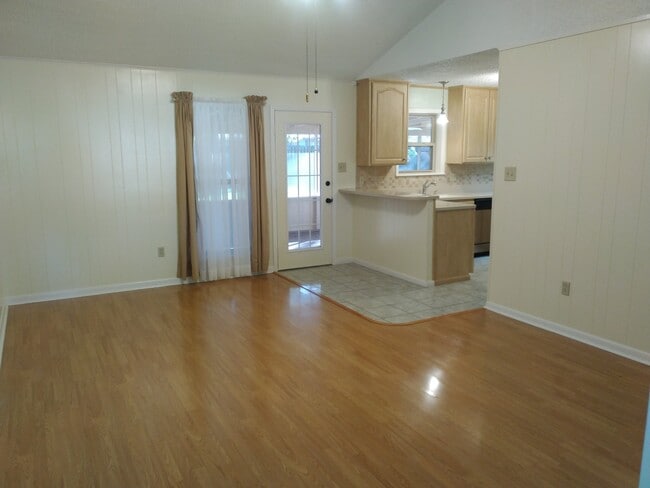 Building Photo - 1407 Plough St