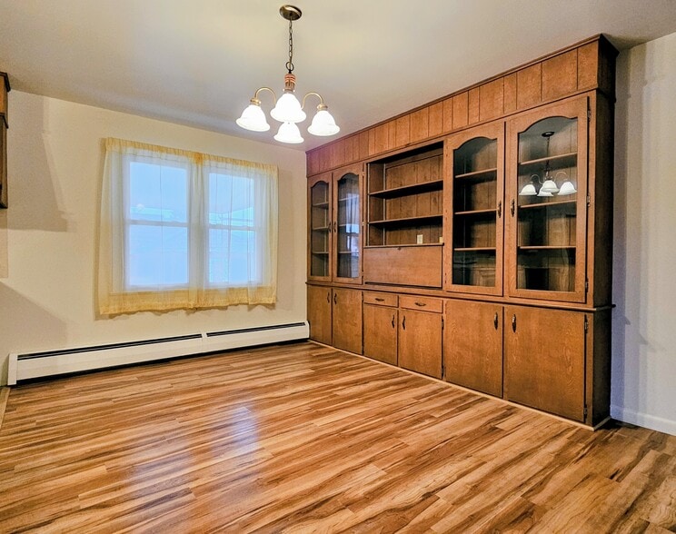 Building Photo - 3 Hillcrest Ave