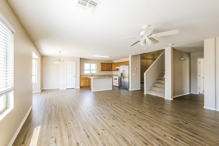 Building Photo - 4310 N 124th Ave