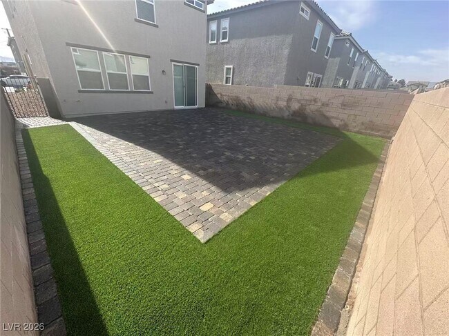 Building Photo - 7000 Cottage Vis Ave