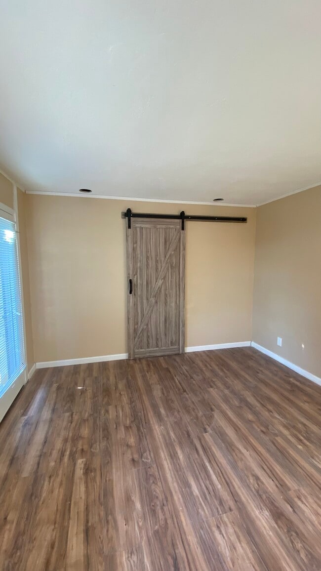 Building Photo - 5820 Pickering Ave