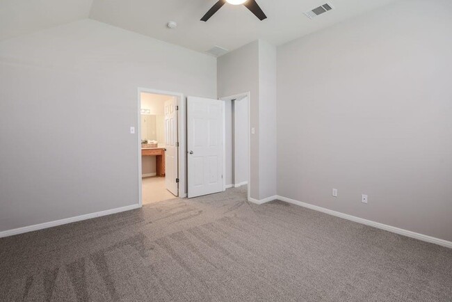 Building Photo - 11716 Larch Valley Dr