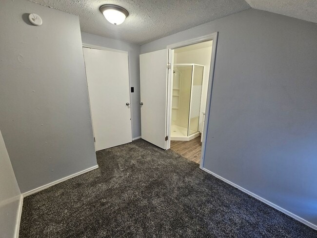Building Photo - 3 Bed, 2 Bath, Elkhart