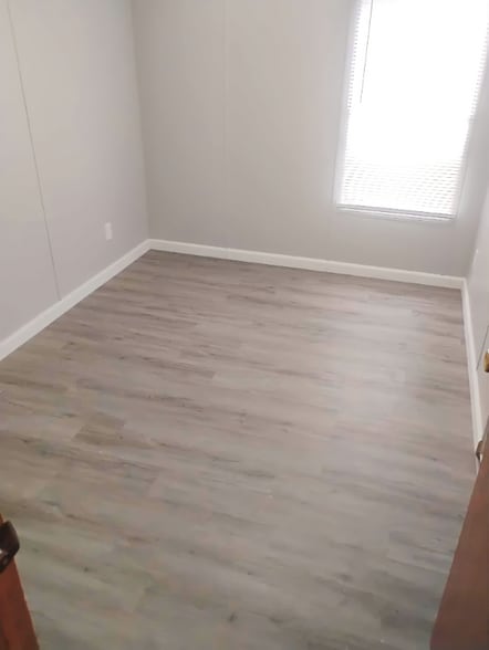 Building Photo - 1100 W Locust St