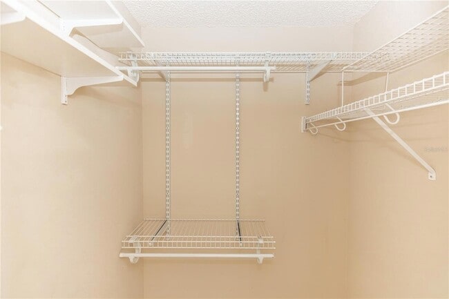 Building Photo - 128 Brushcreek Dr