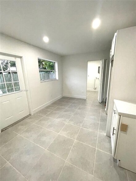 Building Photo - 1666 SW 3rd Ct