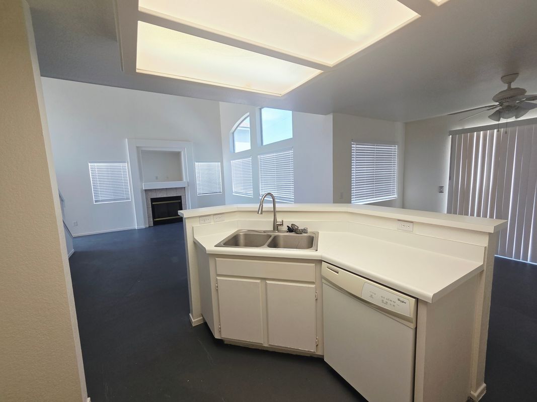 Building Photo - 33178 Regatta Dr
