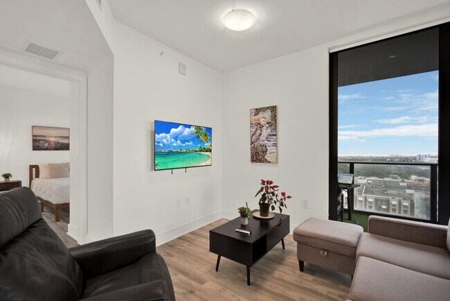 Building Photo - 121 NE 34th St