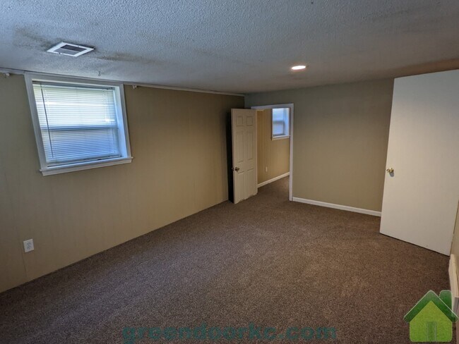 Building Photo - 7835 Eby Ln