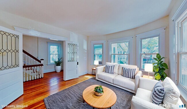 Building Photo - 134 Mansfield St