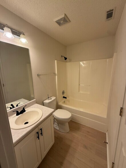 Building Photo - 228 Twin Eagles Dr