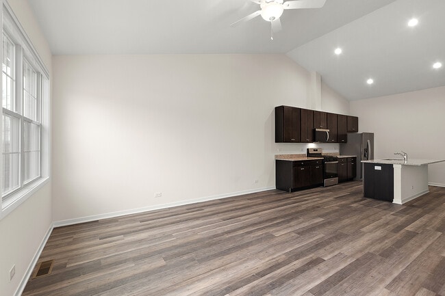 Building Photo - 11 Apollo Ct