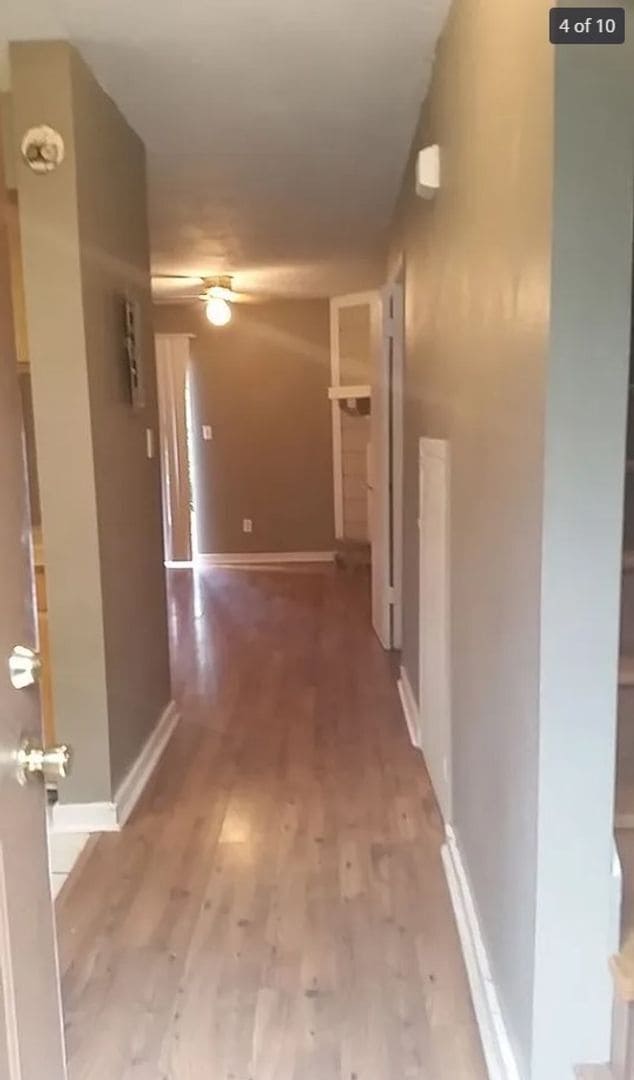 Building Photo - 2x1.5 Townhouse Available!