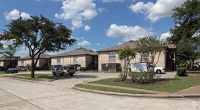 Building Photo - Greenbriar on the Bayou