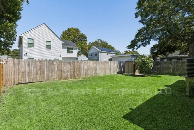 Building Photo - 1028 Modoc Ave