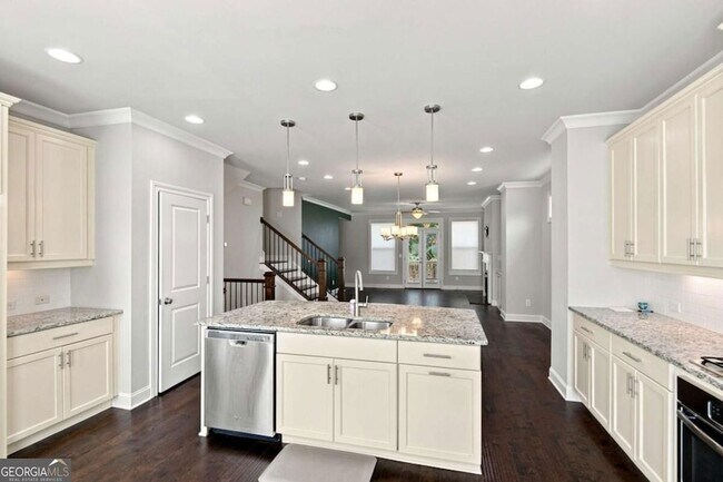 Building Photo - 7850 Laurel Crest Dr
