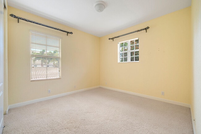 Building Photo - 1214 Merlot Dr
