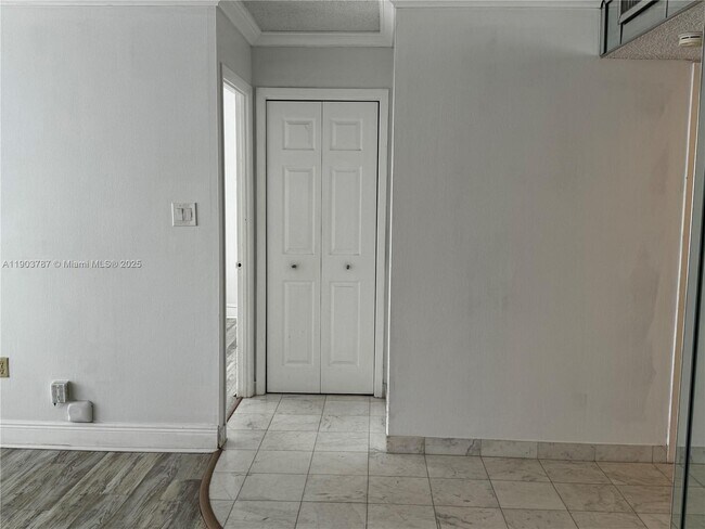 Building Photo - 18061 Biscayne Blvd