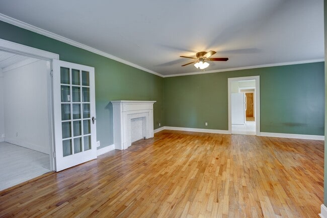 Building Photo - Freshly Updated 3 Bedroom House