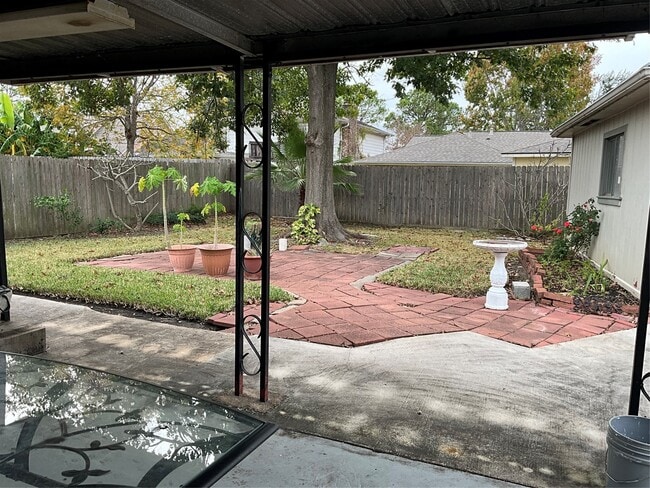 Building Photo - 12042 Sturdivant St