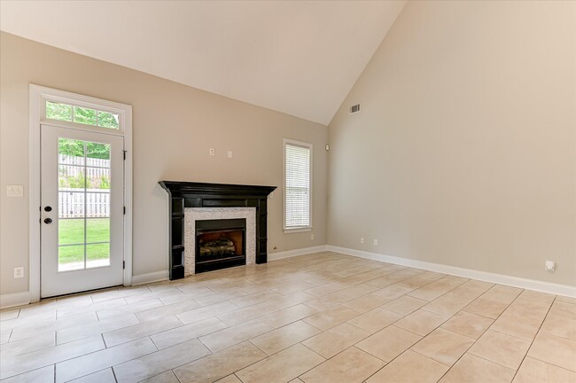 Building Photo - 1111 Sumter Landing Cir