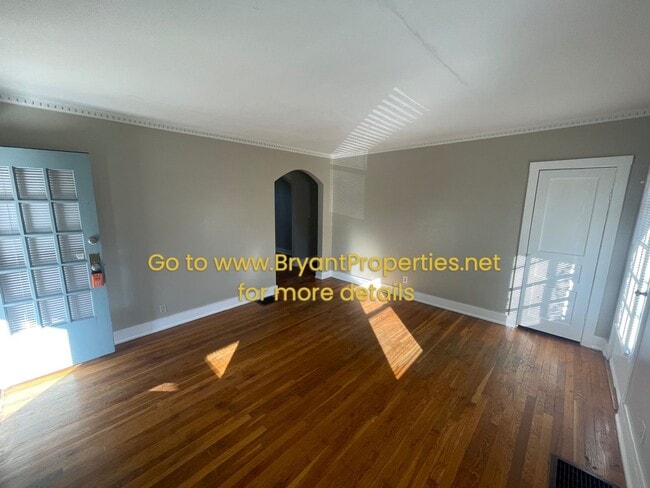 Building Photo - 250 Timmons St