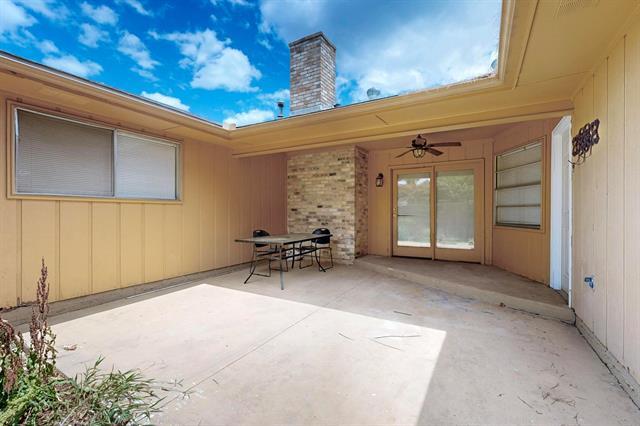 Building Photo - 2407 Meadow Creek Dr
