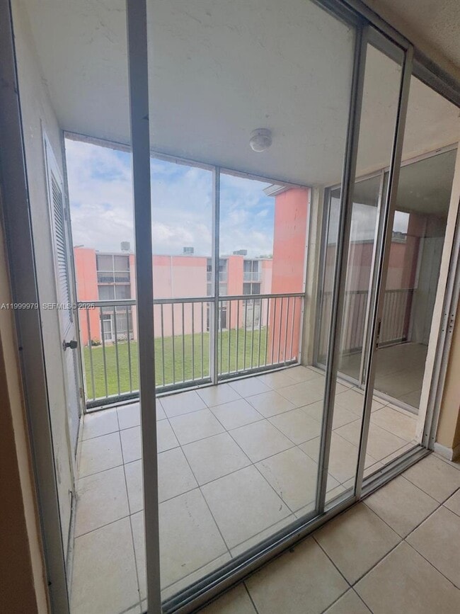 Building Photo - 19841 SW 114th Ave