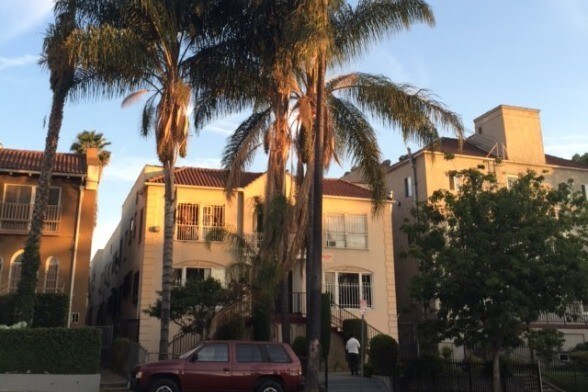 Well Maintained Building - 4156 Rosewood Ave