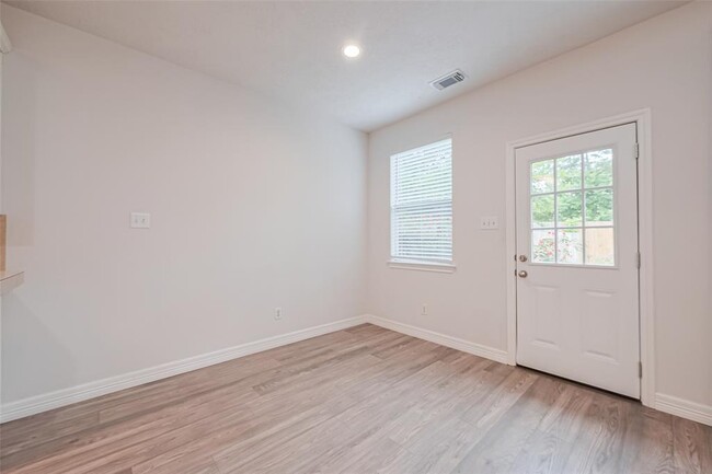 Building Photo - 119 Gallery Cove Ct