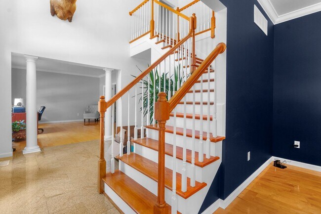 Building Photo - 16611 Highland Summit Dr