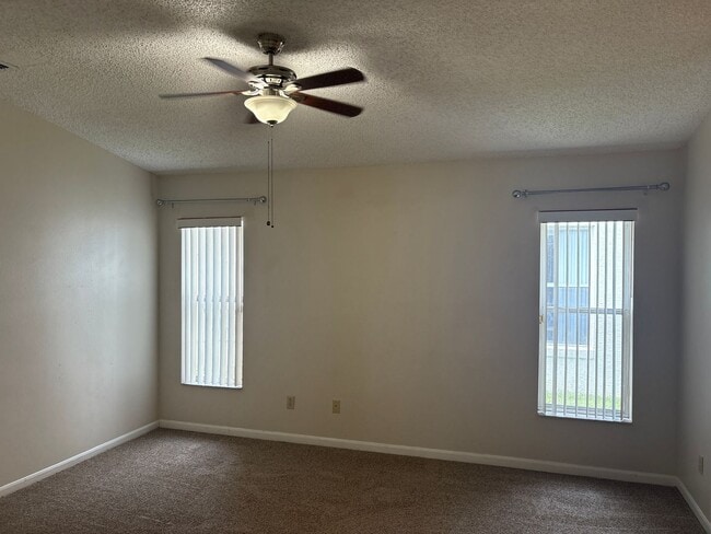 Building Photo - Hunters Creek - 3 Bedroom, 2 Bathroom Single Family Home