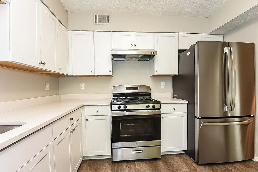 Building Photo - 1649 Roman Point Dr