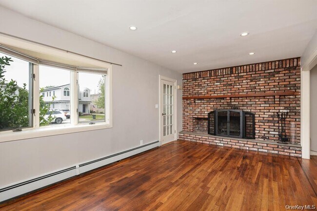 Building Photo - 23 Rosebud Ave