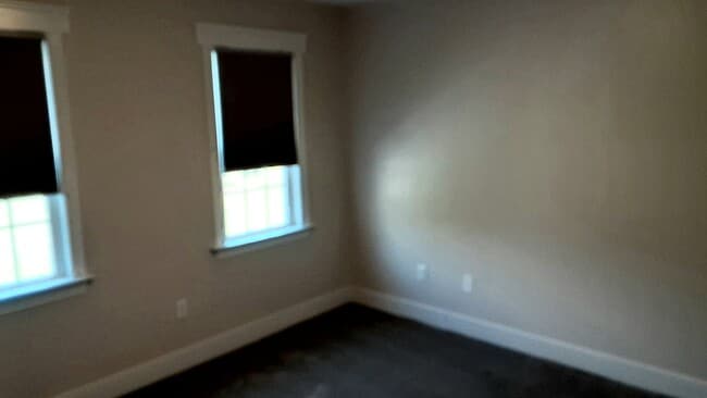 Building Photo - Country Estate Home in Ashland Area