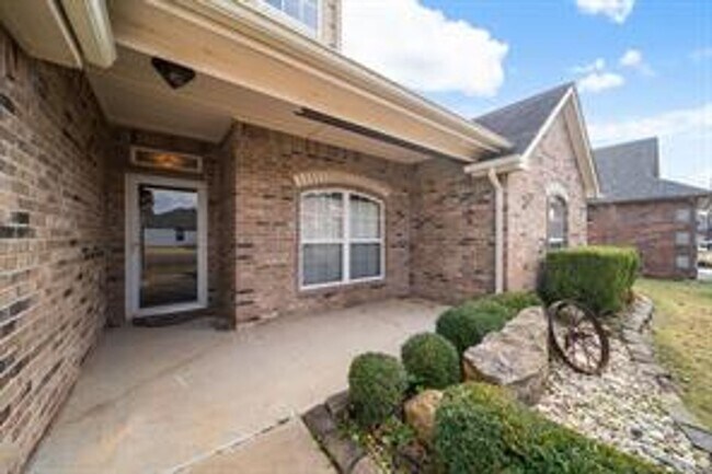 Building Photo - 3 Bed | 2 Full Bath | Vintage at Verdigris | Available end of January!