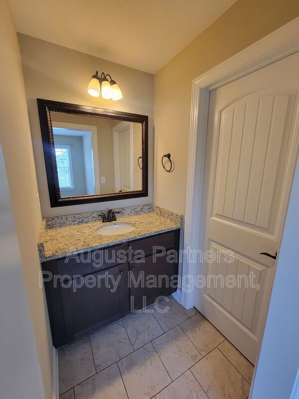 Building Photo - 841 Herrington Dr