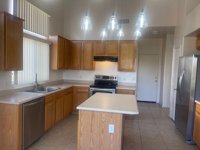 Building Photo - 3 Bed 2 Bath Available Now!! Contact Property Pros Property Management for more details