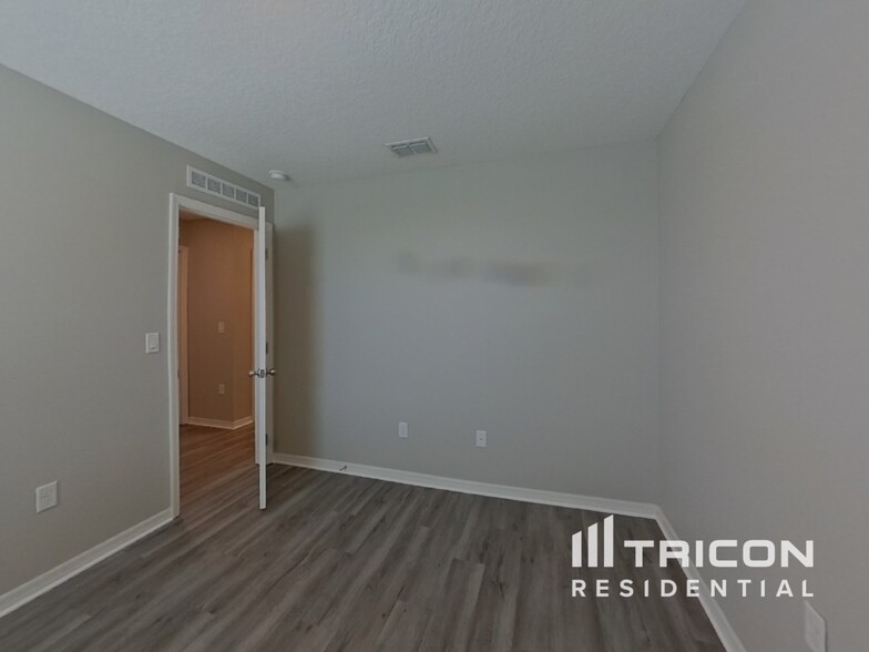 Building Photo - 4321 Desert Rose Ave