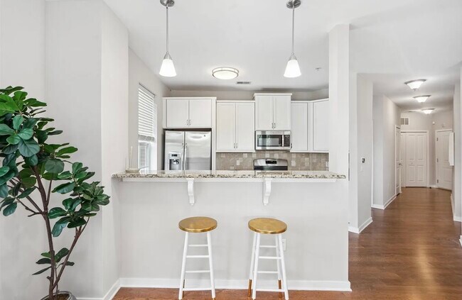 Building Photo - 443 2nd St