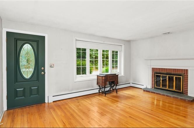 Building Photo - 16 Ingraham St