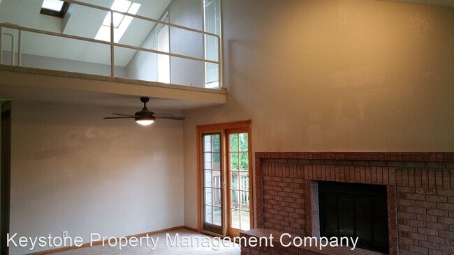 Building Photo - 4 br, 2 bath House - 2076 South Ridge Dr