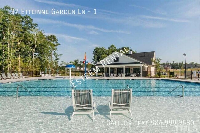 Building Photo - 137 Etteinne Garden Ln