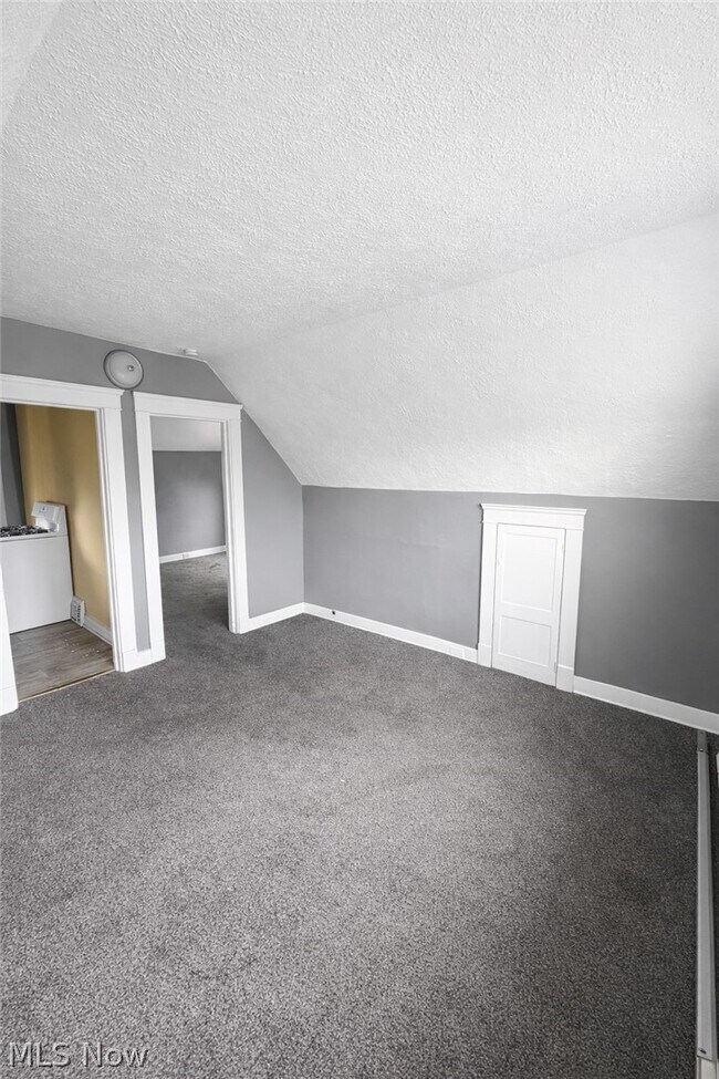 Building Photo - 13605 Gainsboro Ave