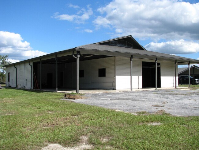 Building Photo - Beautiful 11.16 Acre Farm with Lots of Ame...